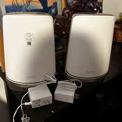 NETGEAR ORBI SATELLITE AND ROUTER RBRE 960 RBSE960