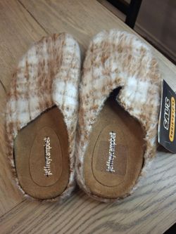 Women's Size 8 fuzzy, brown white plaid slip-on Slides Mules House Slippers Work