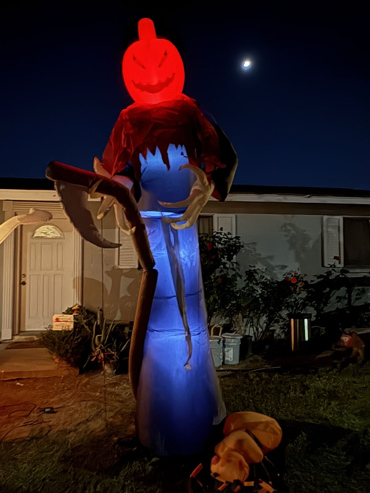 INFLATABLES HALLOWEN