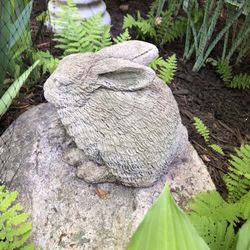 Adorable Bunny Statue (Perfect Condition)