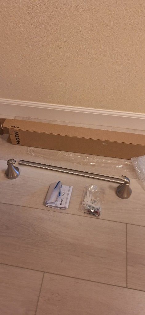 MOEN Towel Bar 18"
