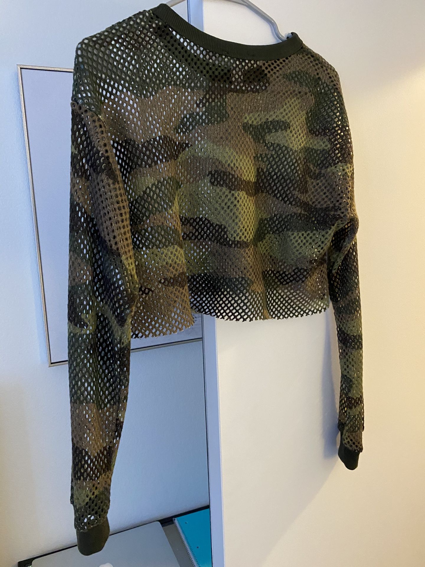 Forever 21 Camo Athletic Crop Top - XS