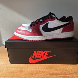 Air Jordan 1 Low Chicago 2025
