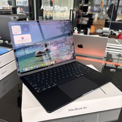 Apple 13” 2022 MacBook Air M2 Chip 8GB Ram 256SSD! 90 day warranty! We offer financing!