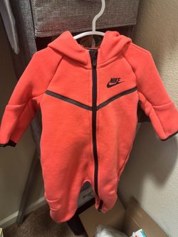 Nike Tech