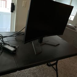 Broken 32” 1440p Curved 144hz Monitor