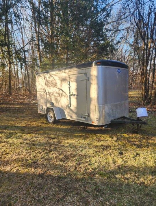 6x12 Ft Enclosed Trailer