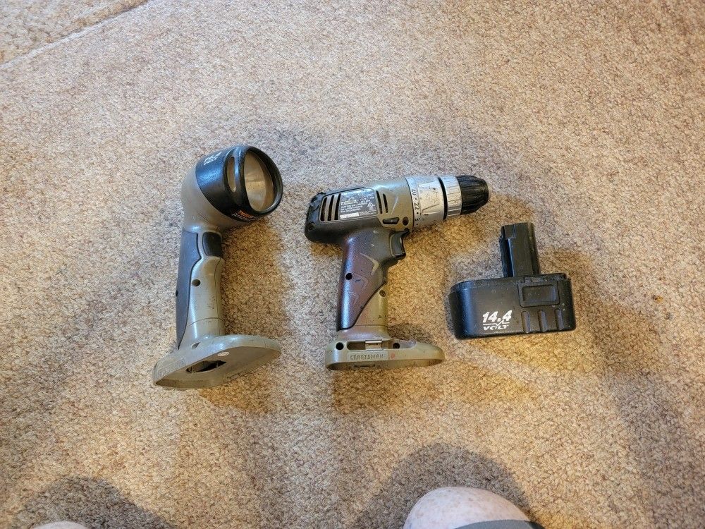 Craftsman Drill 14.4 Volt And Light Both Work And Fair Conditions $20 Or Best Offer