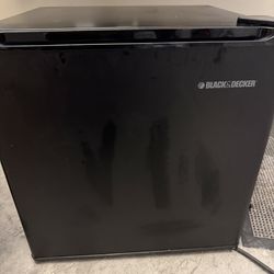 BLACK+DECKER 1.7 Cu. Ft. ENERGY STAR Compact Mini Fridge
