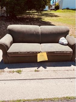 FREE solid couch; Green