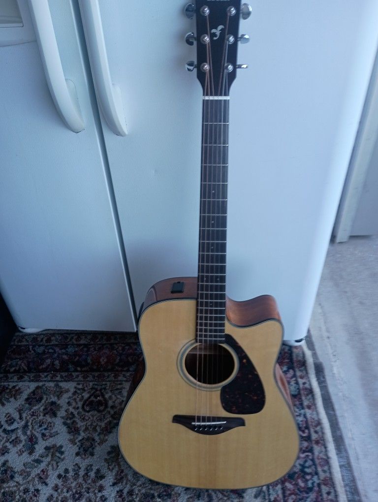 Yamaha Acoustic And Electric Guitars FGX800C