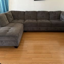 Livingroom Couch 
