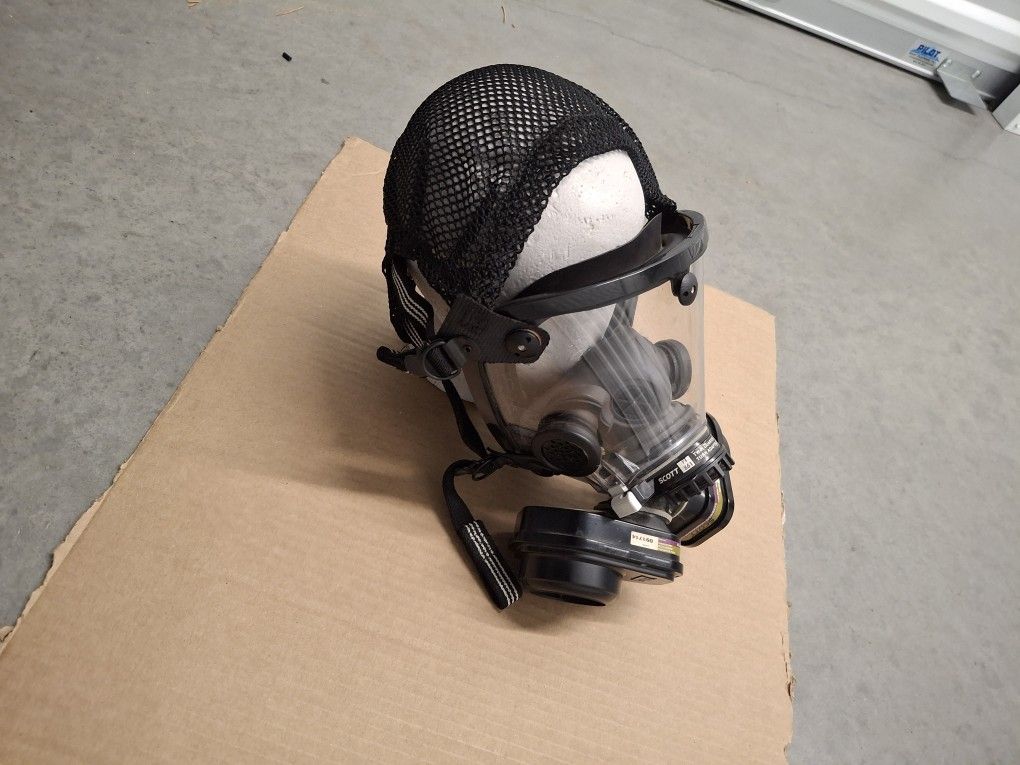 GAS MASK SCOTT AV-2000 FULL FACE RESPIRATOR With KEVLAR