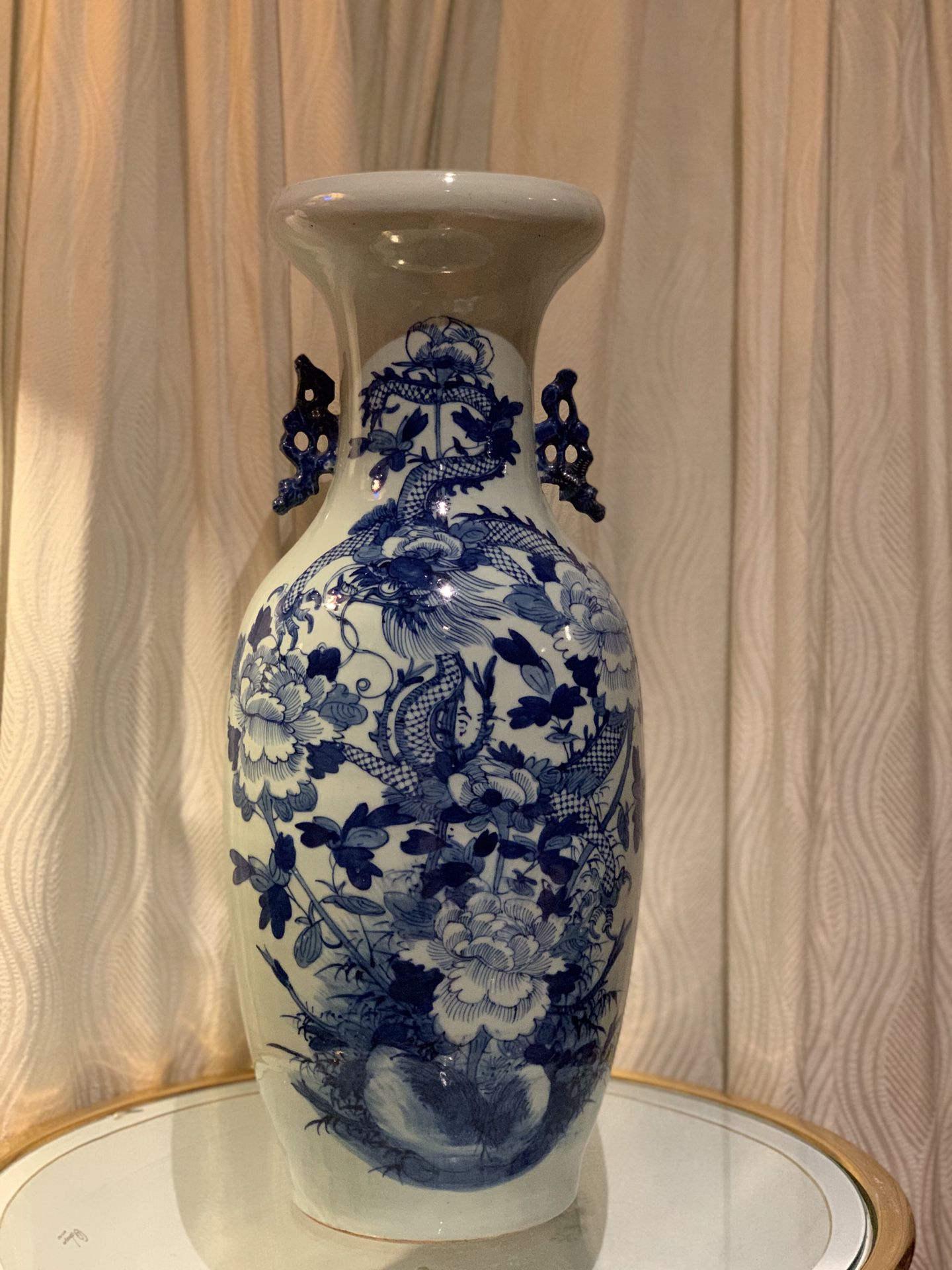chinese vase blue and white,19 century,22.5 inches high