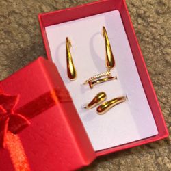 Two Luxury Rings Adjustable + Earrings In Gift Box 