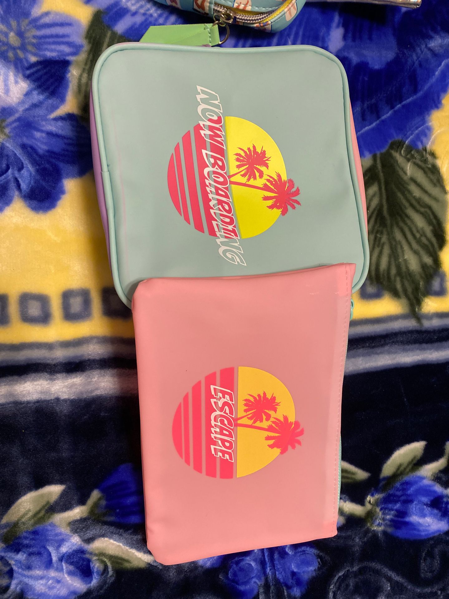Ipsy make-up bag set