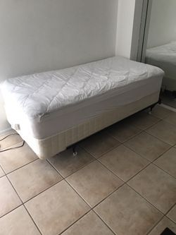 Twin Bed Three Pieces 