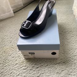 Black Opened Toe Wedge Pumps
