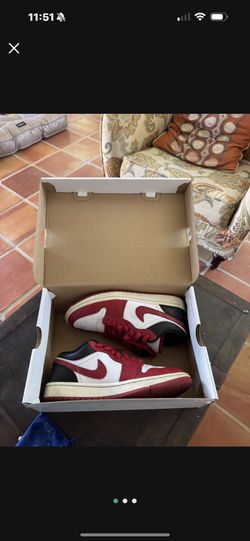 Female Air Jordan’s, Like New. Size 7.5