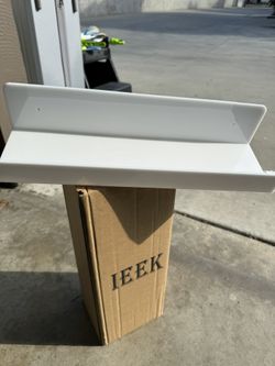 3 White Shelves Plexi Glass