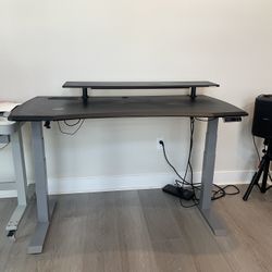  Electric Standing Desk w/ Memory Control, Outlets & Wireless Charging