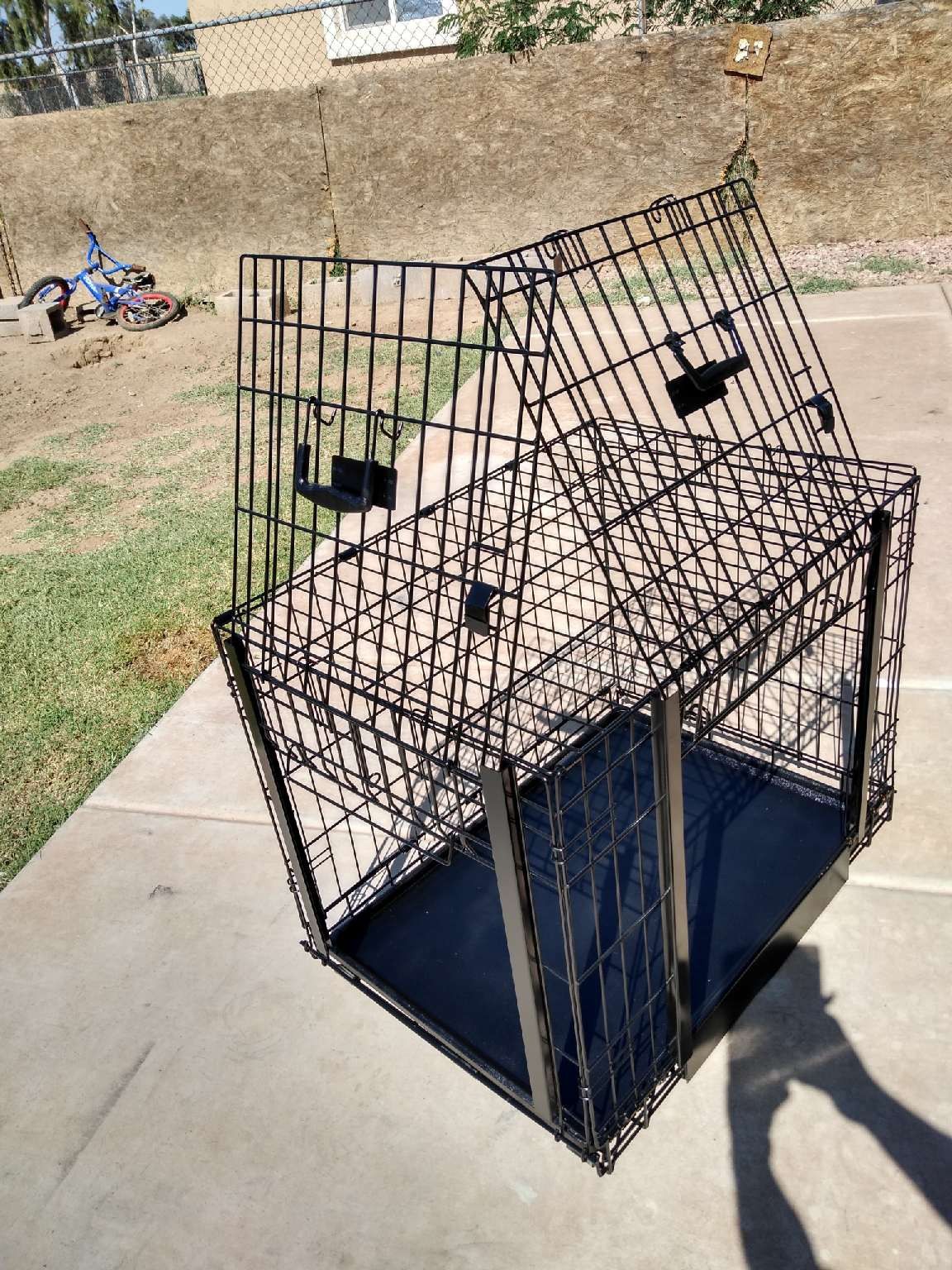 Large dog cage/ jaula grande