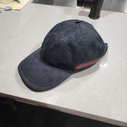 Men's Gucci Cap & Scarf