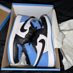 Jordan 1 UNC toe 5.5Y