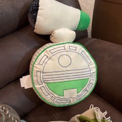 NWT Star Wars Disney 17 x 11 inch Episode 9 D-0 Flyboy Droid Pillow