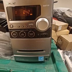 Sony CMT-NEZ30, a micro hi-fi component system