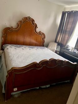 Wood King bedframe