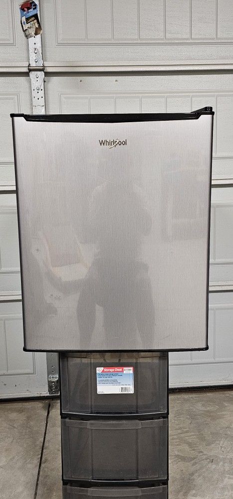 Mini  Refrigerator Whirlpool 
