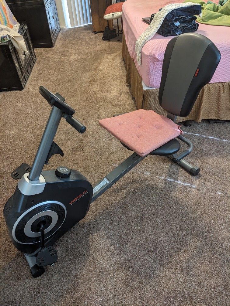Stationary exercise bike