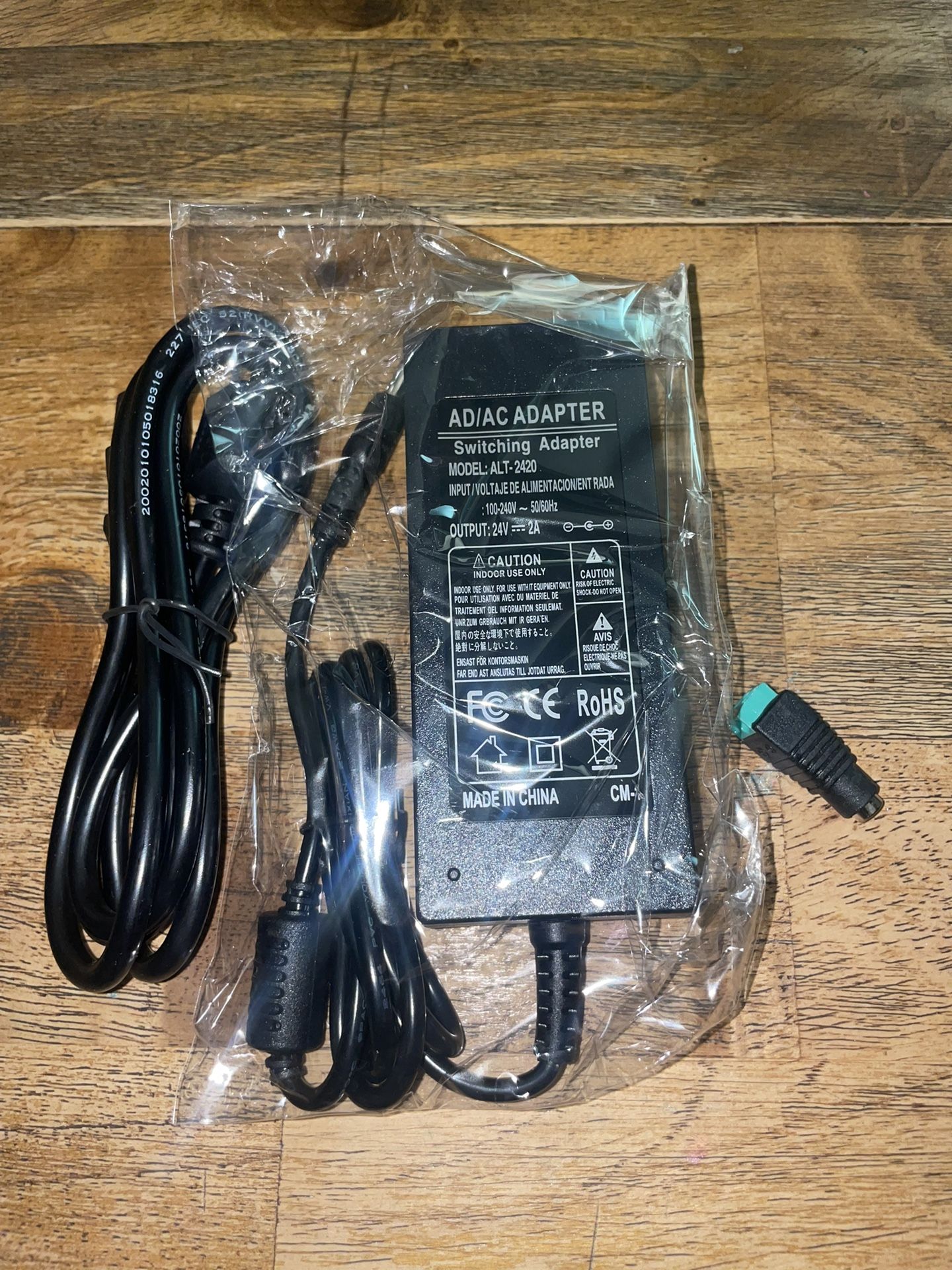 AD/AC ADAPTER Switching adapter
