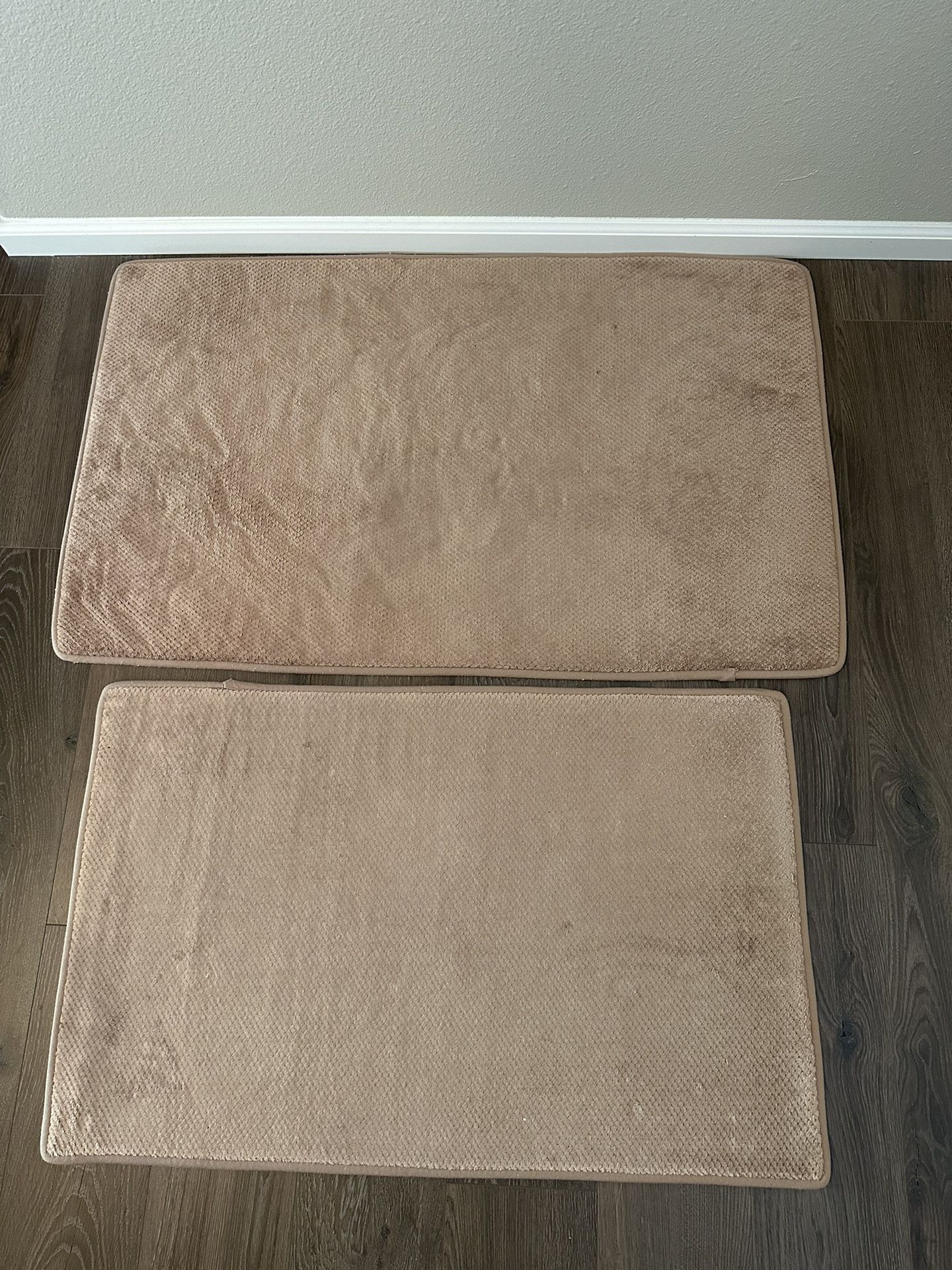 Set Of 2 Non-Slip Tan Bath mats