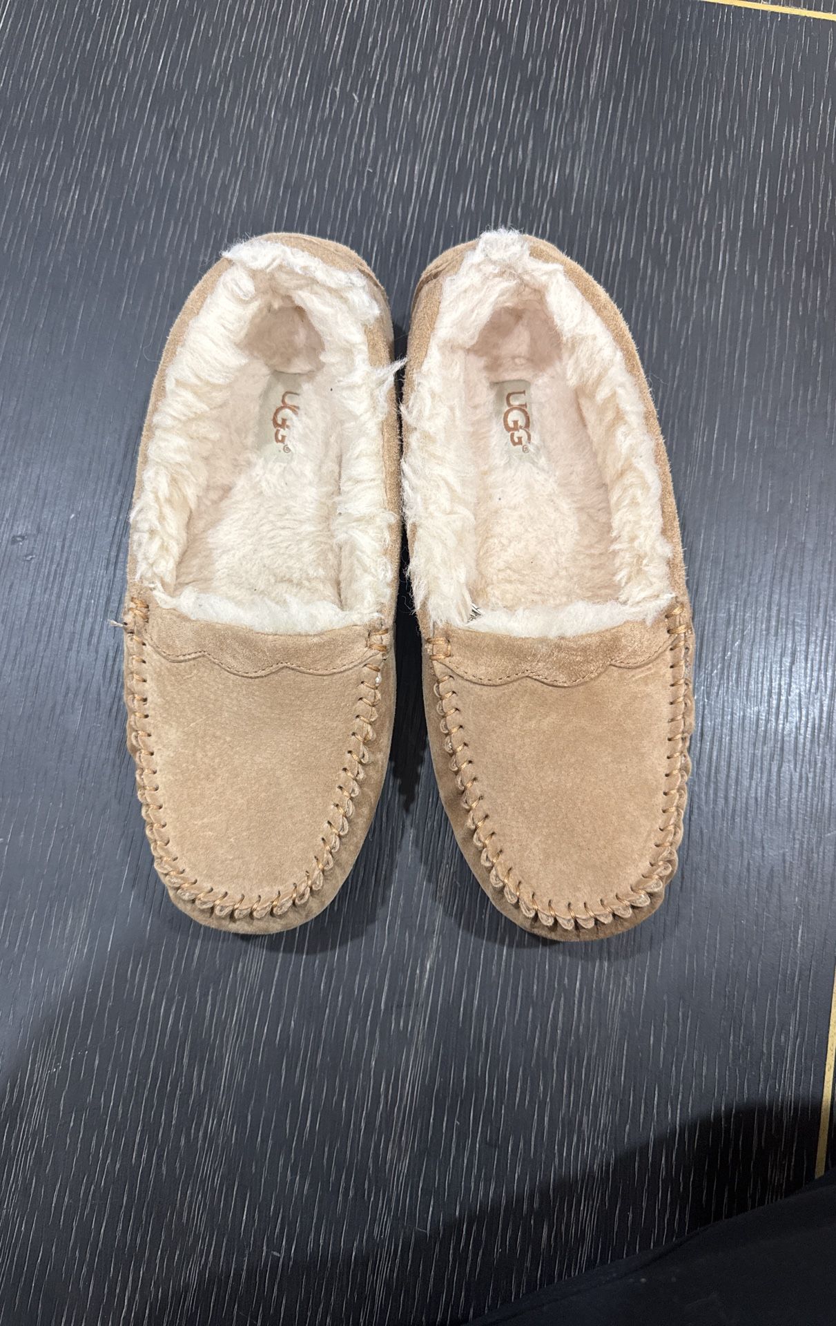 Uggs Women Size 6 (Fits Like A Size 5) Like New $40