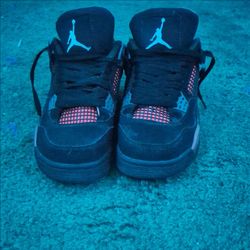 Jordan's 4 red