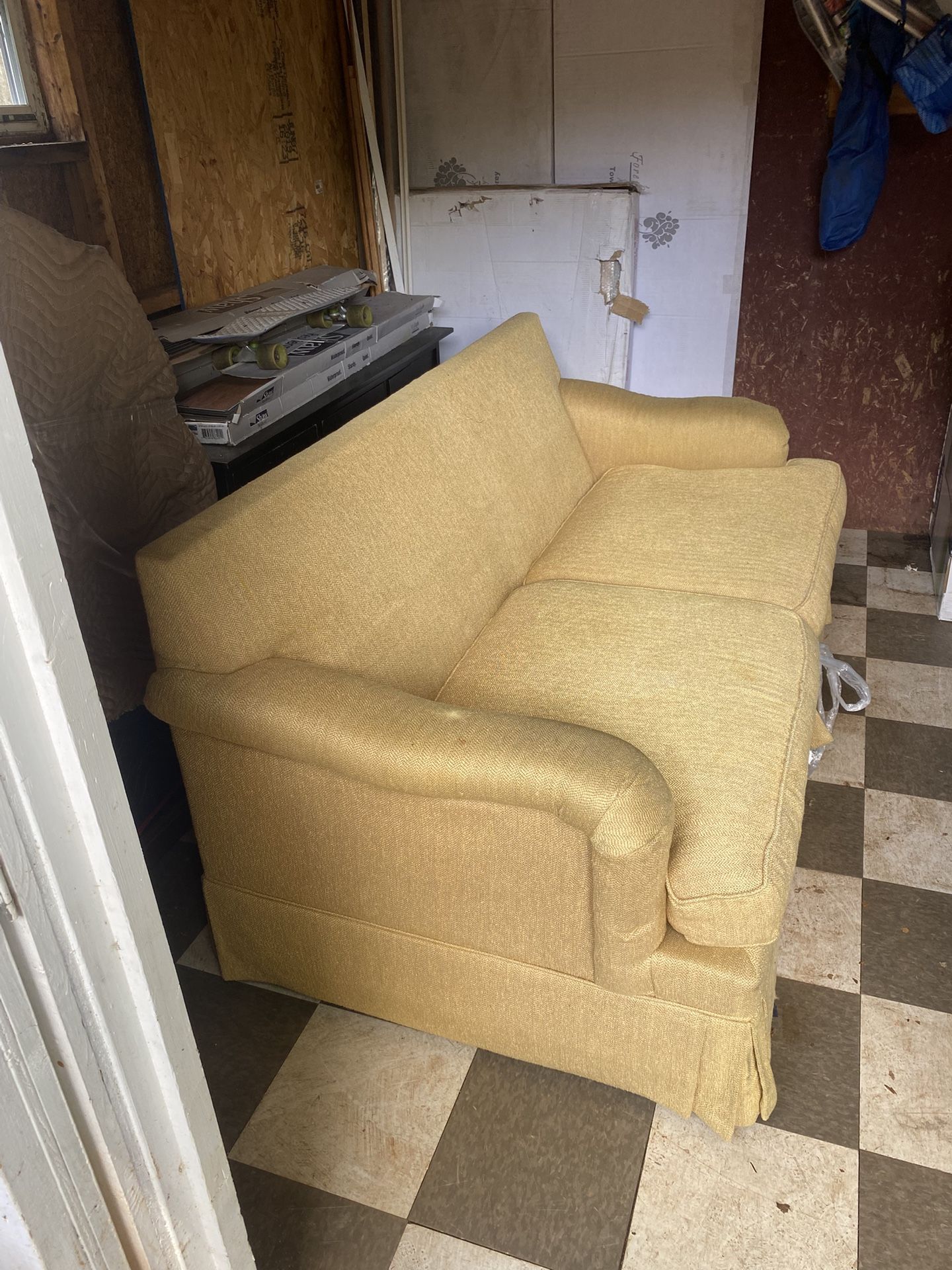 Taylor King Sleeper Sofa – Kings Road Collection (With Pull-Out Bed)