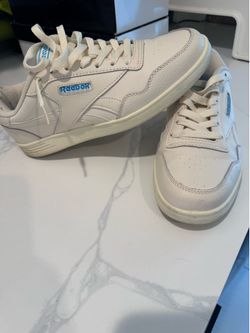 Reebok sneakers size 9 like new