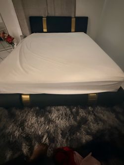 Queen size bed
