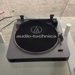 Audio-technica Turntable 