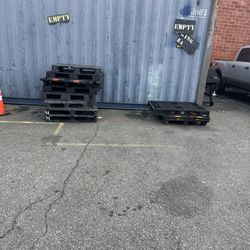 Used plastic pallets $5 each pick up only