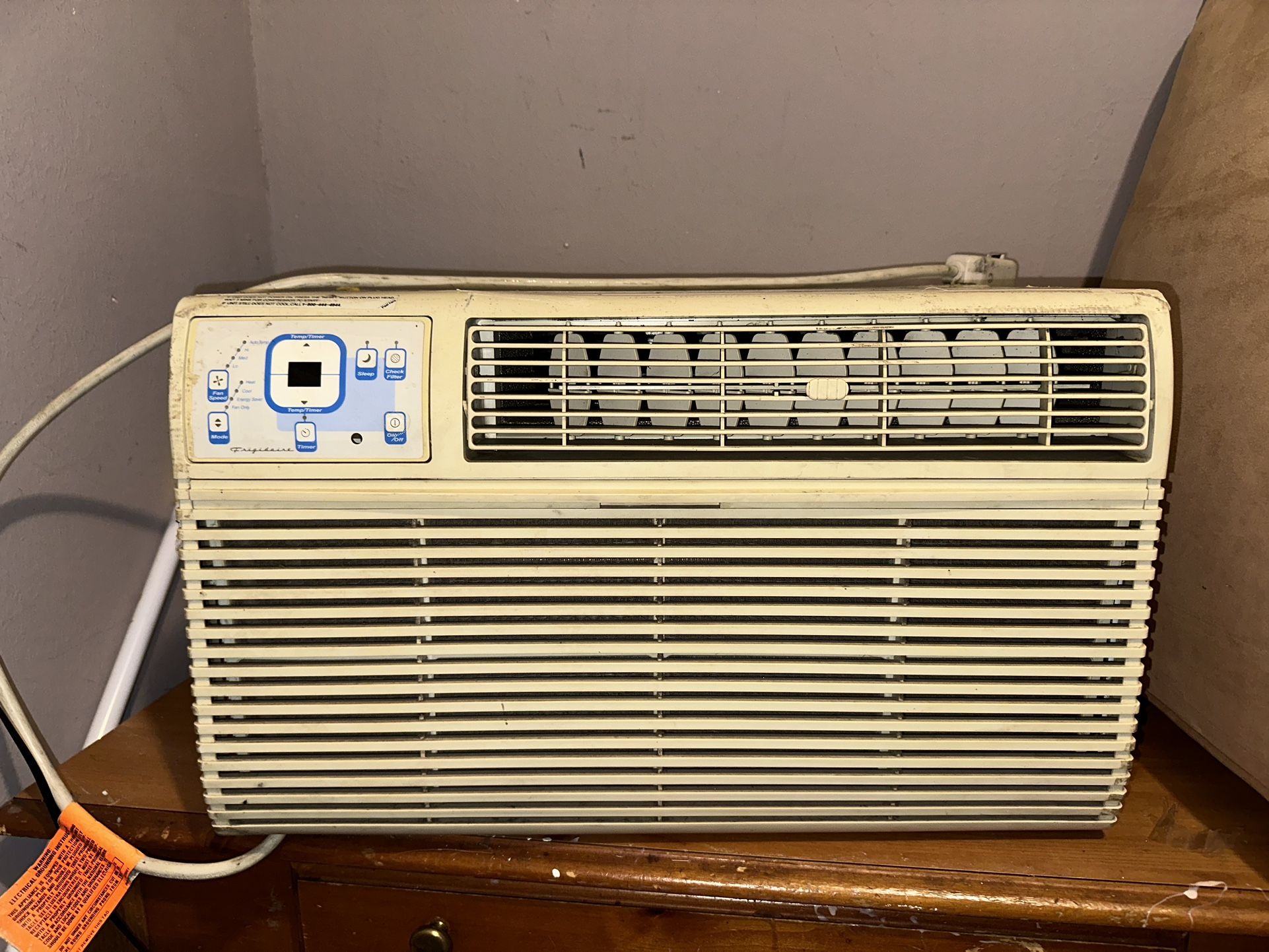 OLDIE BUT GOODIE FRIGIDAIRE Window unit