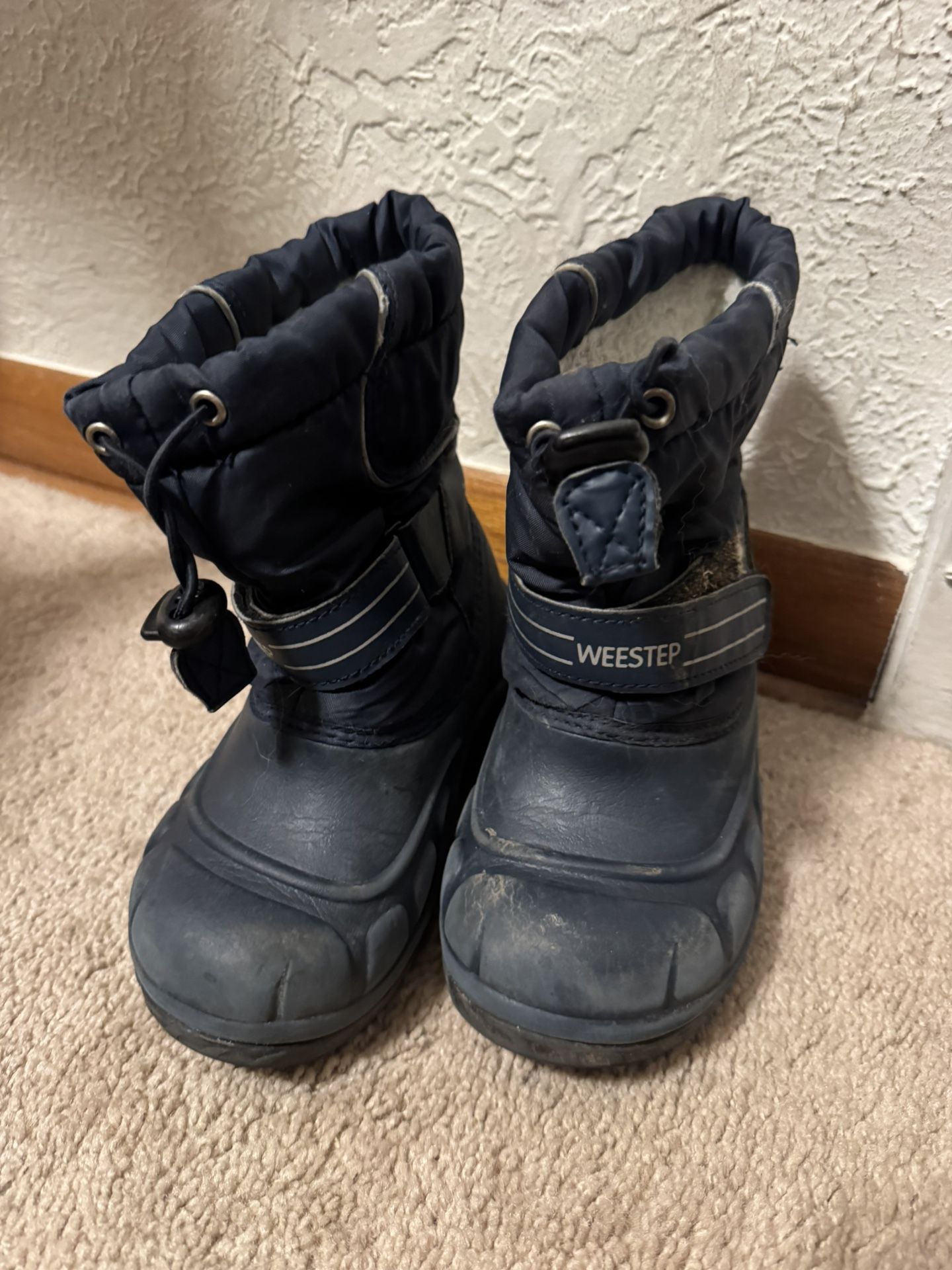 seek adventure snow boots size 11 Kids