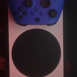 Xbox Series S Digital 512 GB Console With Controller 