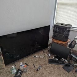 65 Inch Smart TV Uled An Gaming Desk Top