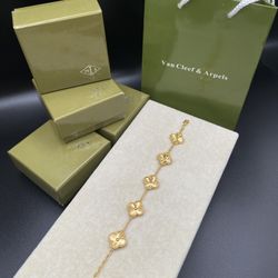 5 Motifs Gold Clover Van Cleef And Arpels 