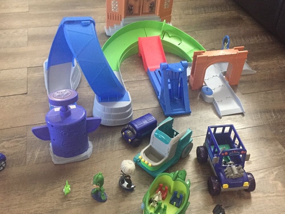 PJ Masks Race Track And Action Figures