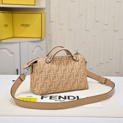Unused Fendi shoulder bag @jly