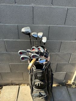 Right hand golf club set